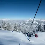 Moralee Mit Whirlpool In By One Chalet Kitzbühel