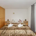 Moralee Mit Whirlpool In By One Chalet